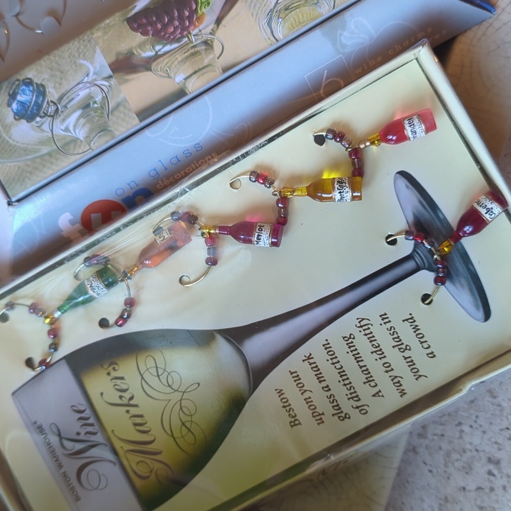 ❤️ 2 for $15 ❤️ NWT - Two Sets of Wine Charms / Markers - Picture 4 of 7